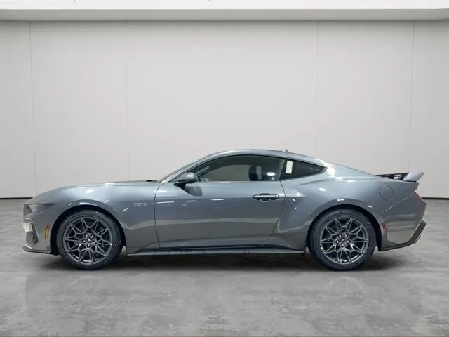Ford Mustang 2026 photo 2