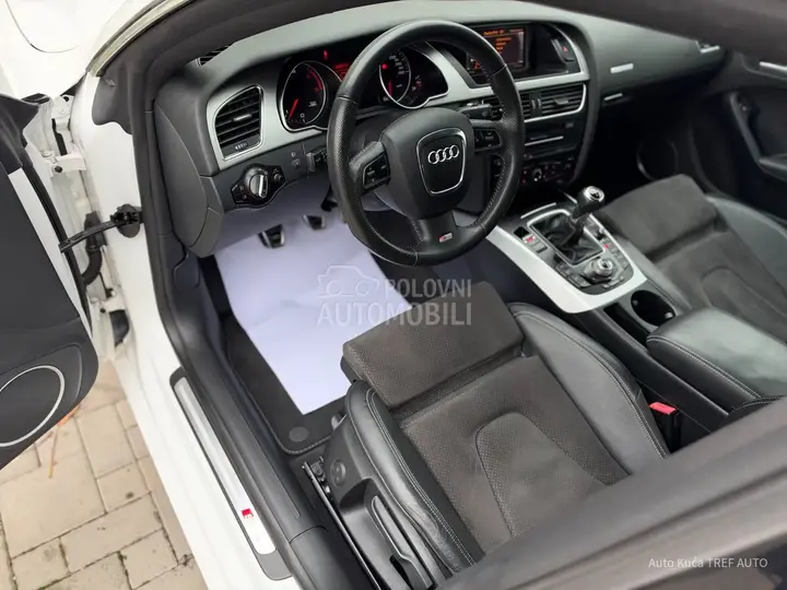 Audi A5 2010 photo 2