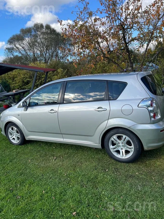 Toyota Corolla Verso 2008 photo 2