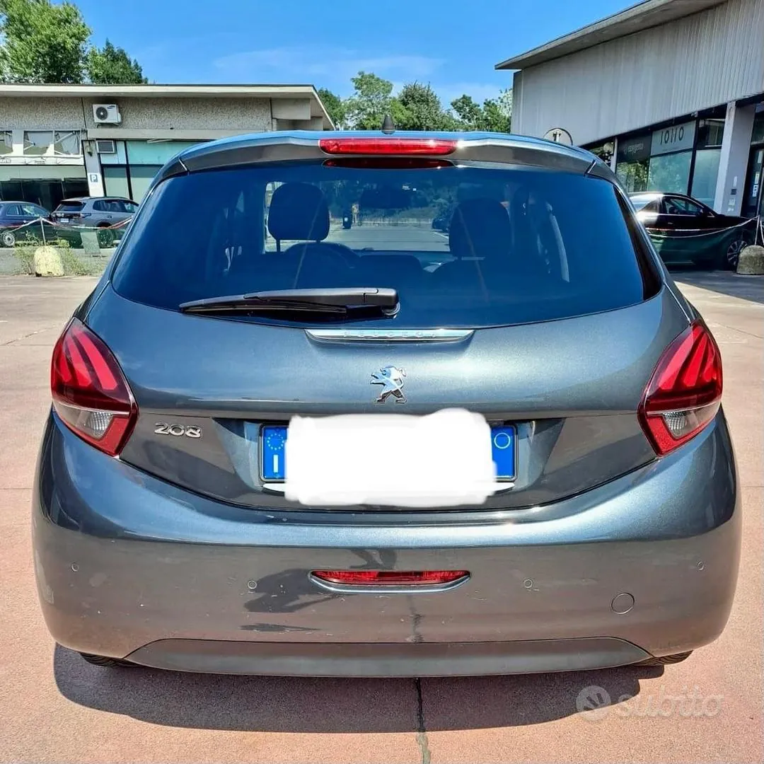 Peugeot 208
