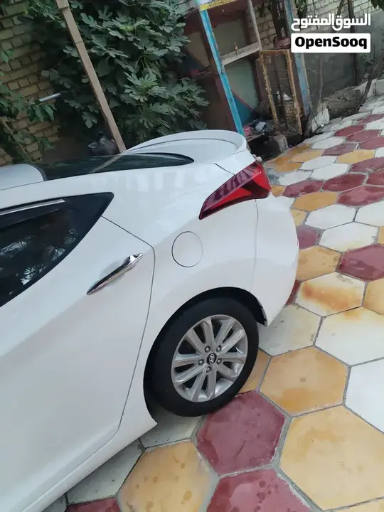 Hyundai Elantra 2015 photo 3
