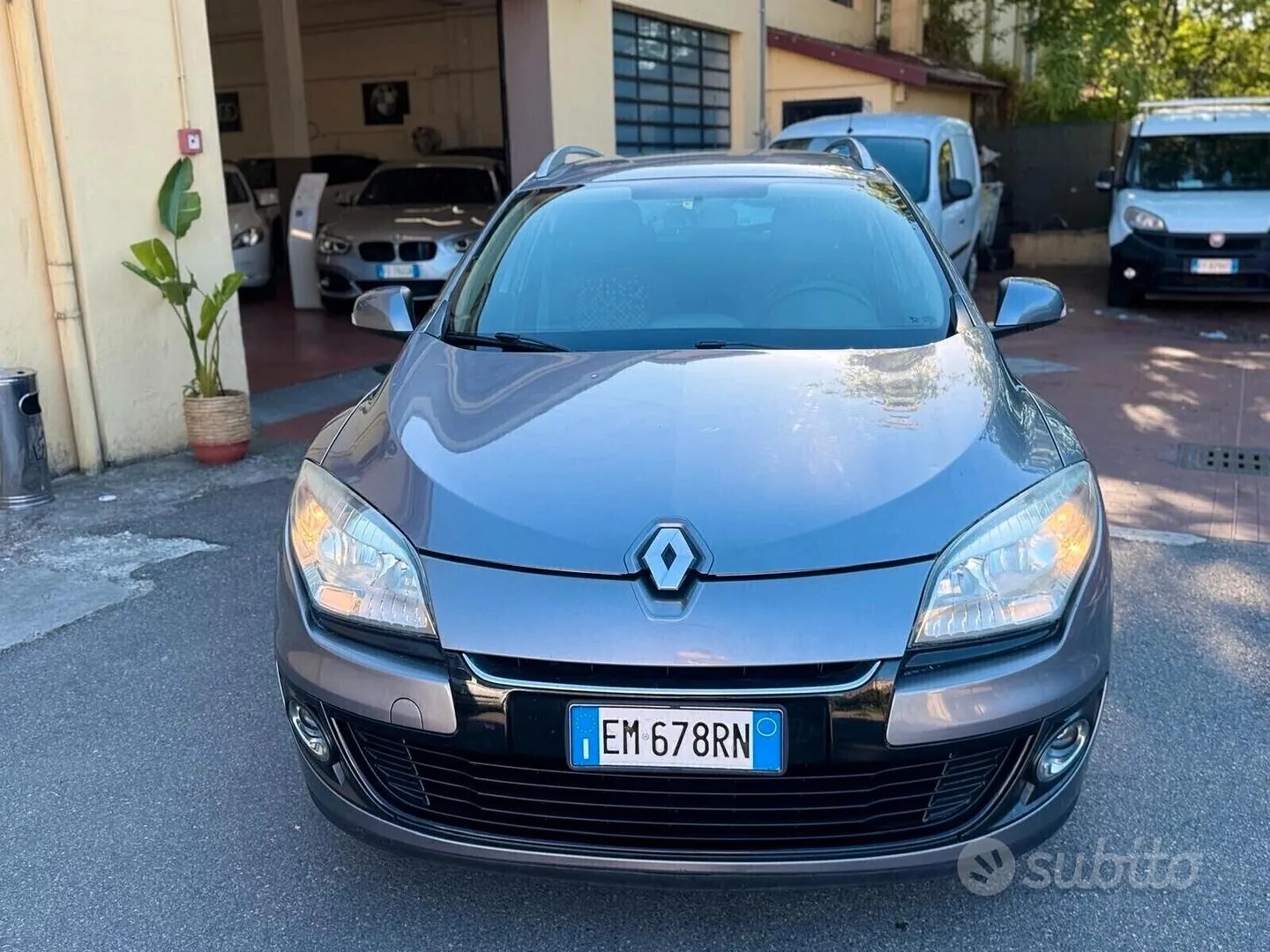 Renault Megane Sporter 2012 photo 2