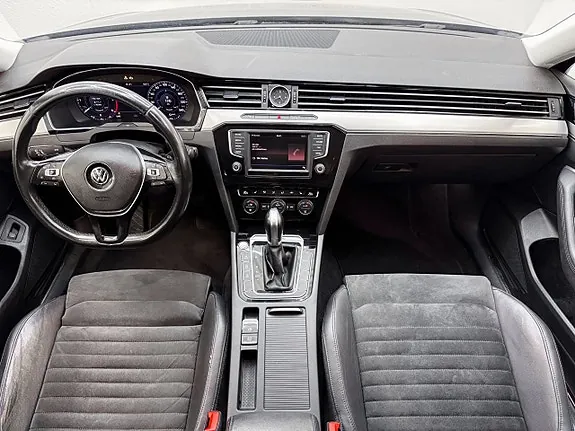 Volkswagen Passat 2017 photo 2