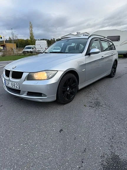 BMW 320I