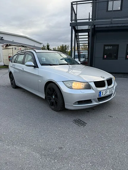 BMW 320I 2006 photo 2