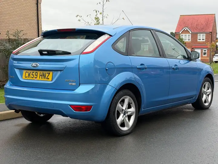 Ford Focus 2009 photo 3
