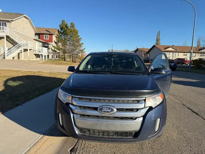 Ford Edge 2012 photo 2