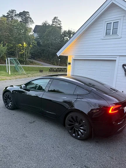 Tesla Model 3 2026 photo 5