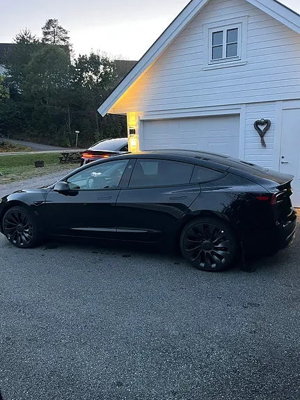 Tesla Model 3 2026 photo 3