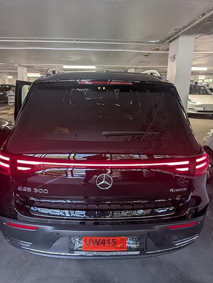 Mercedes-Benz Eqb300