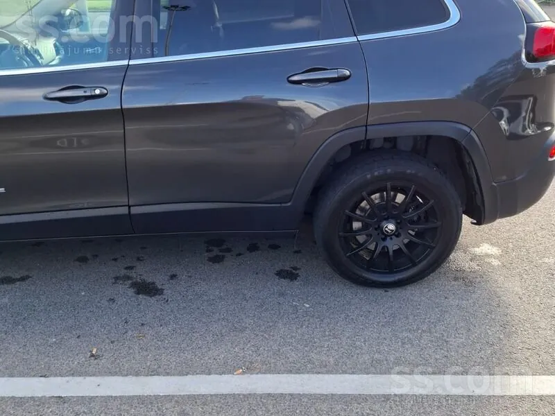 Jeep Cherokee 2015 photo 4