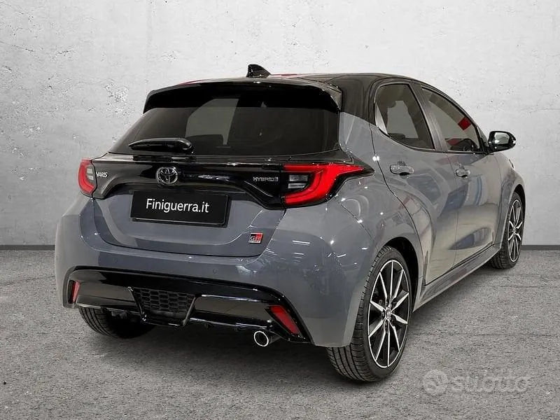 Toyota Yaris Hybrid 2025 photo 4