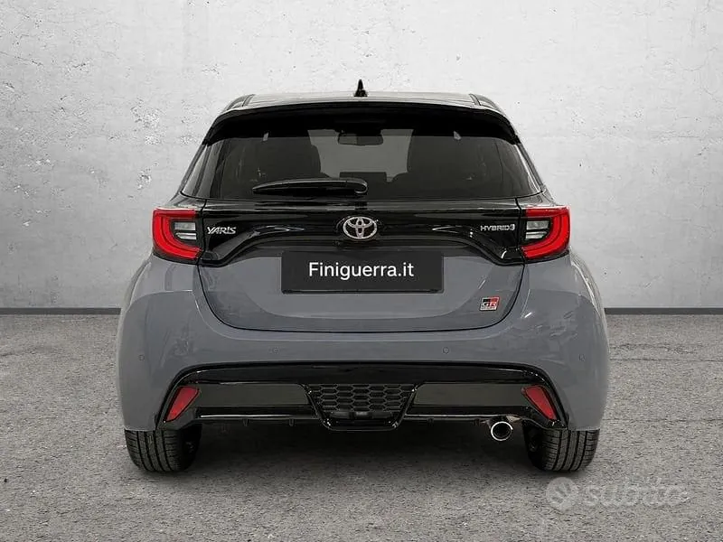 Toyota Yaris Hybrid 2025 photo 3