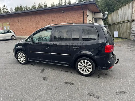Volkswagen Touran 2012 photo 4