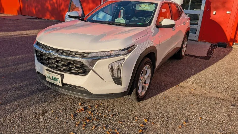 Chevrolet Trax 2024 photo 2