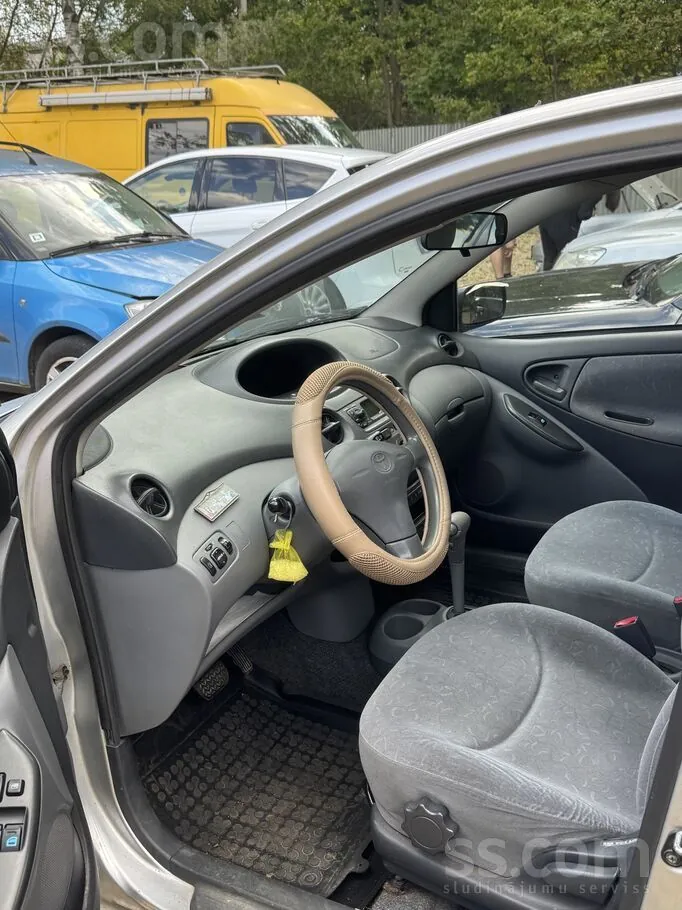 Toyota Yaris 2000 photo 5