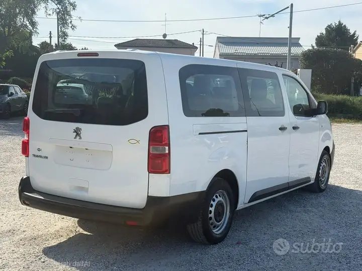 Peugeot Traveller 2018 photo 3