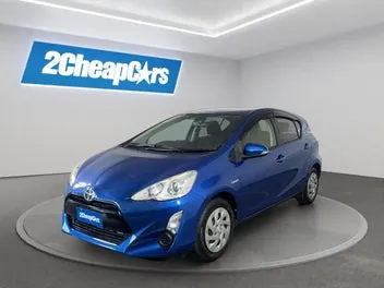 Toyota Aqua 2015 photo 2