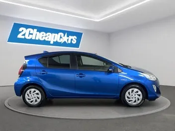 Toyota Aqua 2015 photo 5