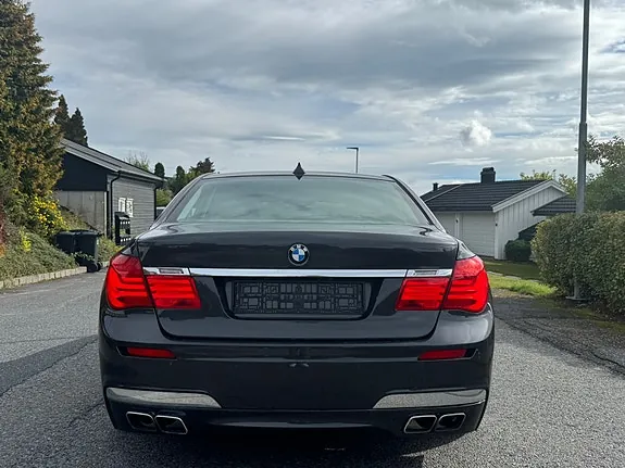 BMW 750I 2010 photo 4