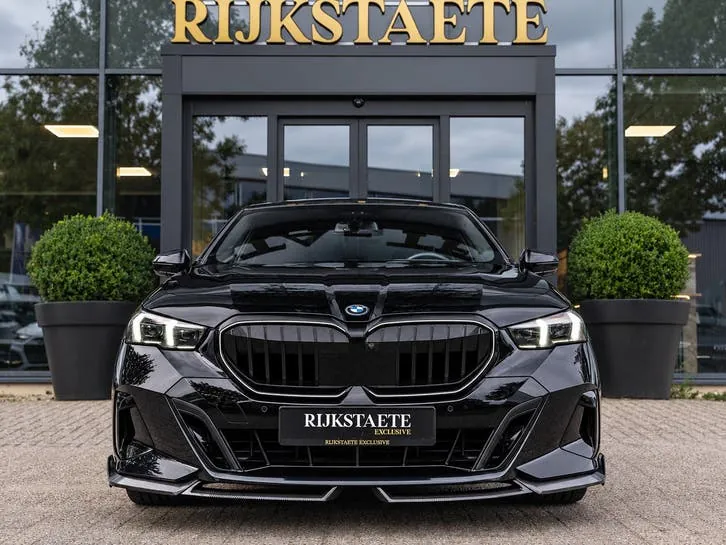 BMW 5-Serie 2024 photo 3