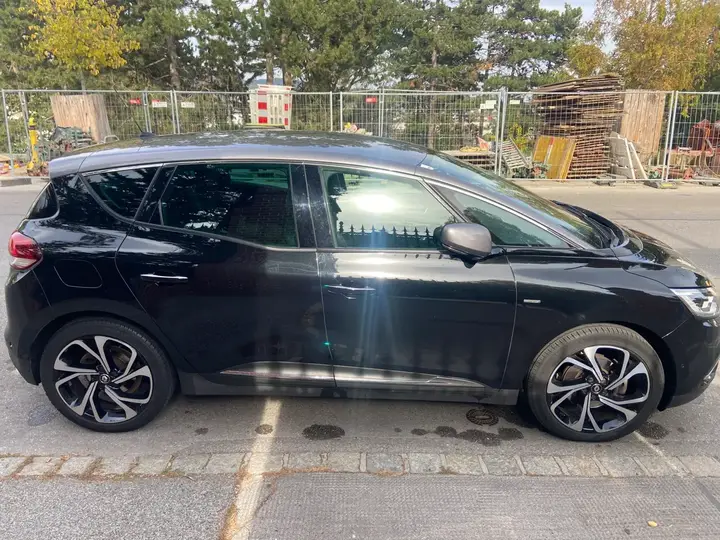 Renault Scénic 2018 photo 2
