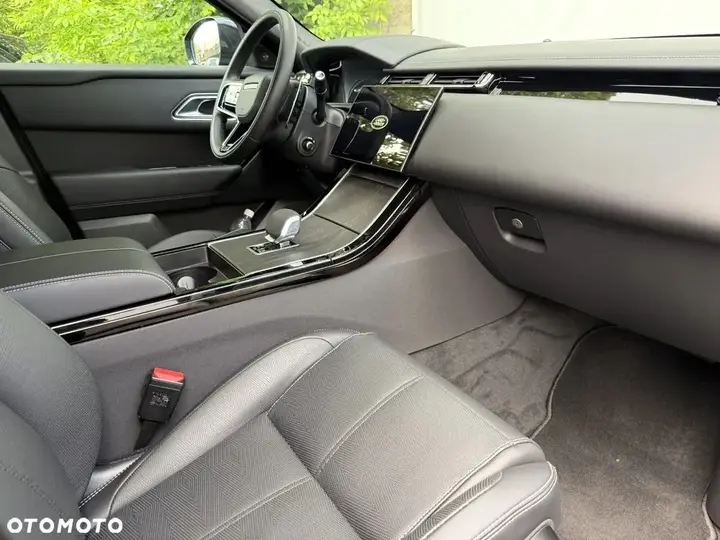 Land Rover Range Rover Velar 2026 photo 3