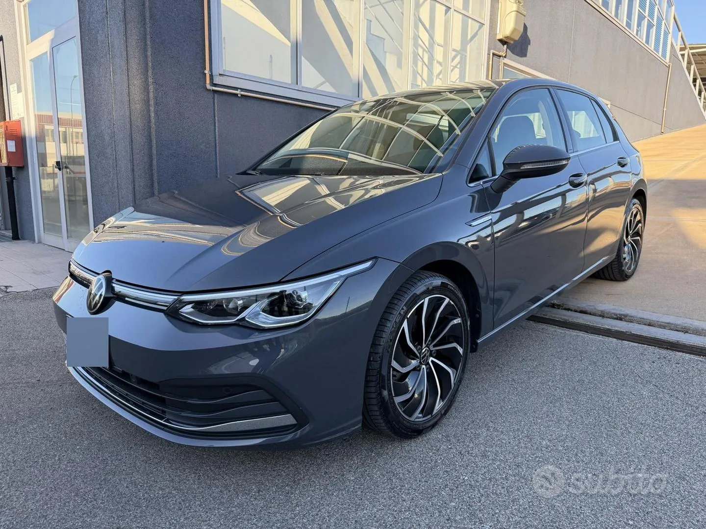 Volkswagen Golf 2022 photo 2