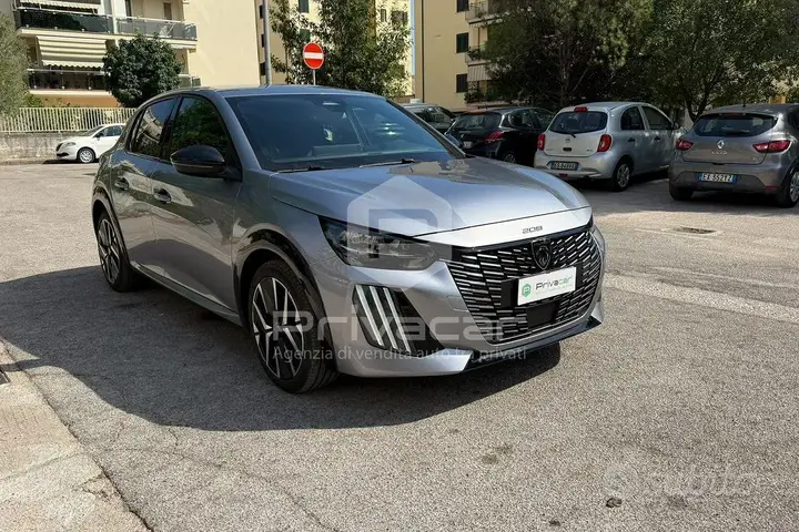 Peugeot 208 2025 photo 3