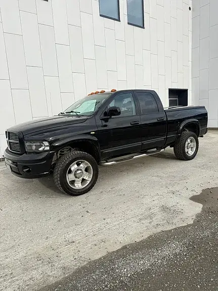 Dodge Ram 3500 2004 photo 2