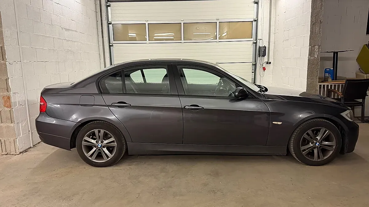 BMW 3 Series 2005 photo 3