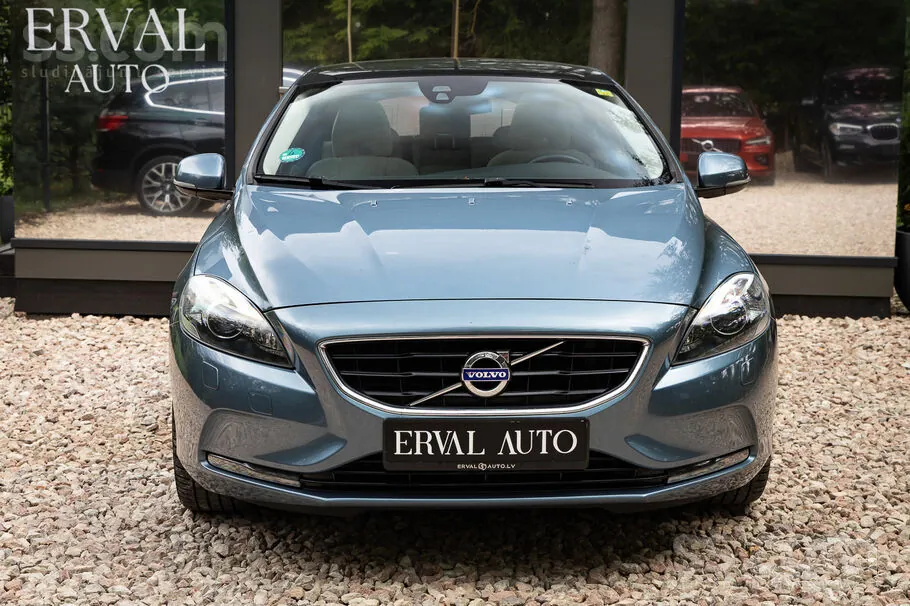 Volvo V40 2012 photo 2