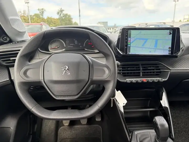 Peugeot 208 2021 photo 3