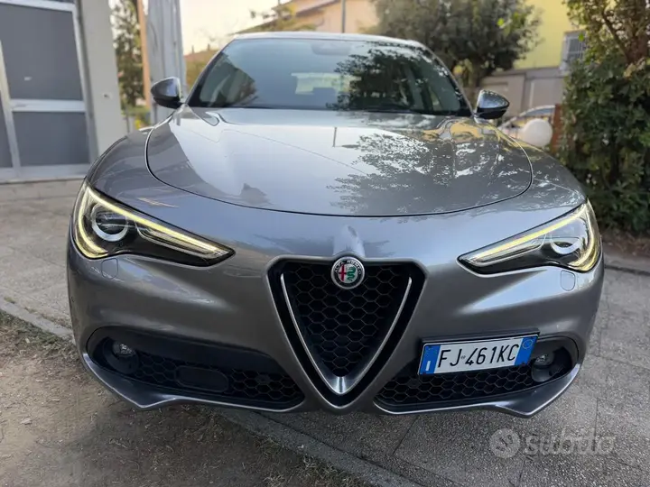 Alfa Romeo Stelvio 2017 photo 3