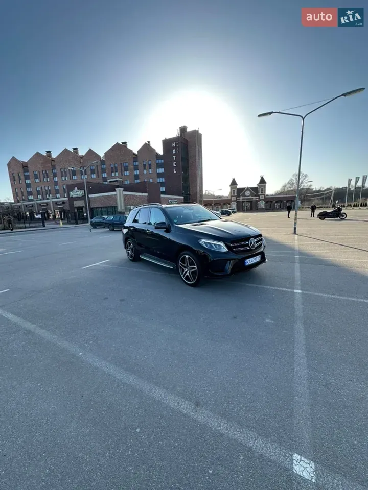 Mercedes-Benz Gle-Class 2018 photo 2