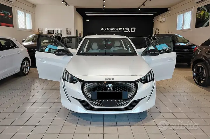 Peugeot 208 2021 photo 3