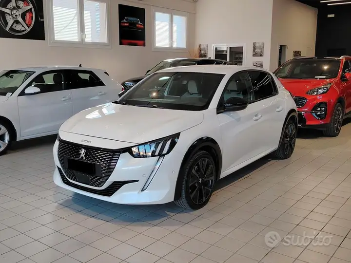 Peugeot 208 2021 photo 2
