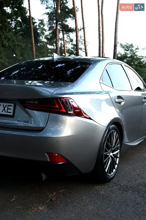 Lexus Is 2015 photo 2