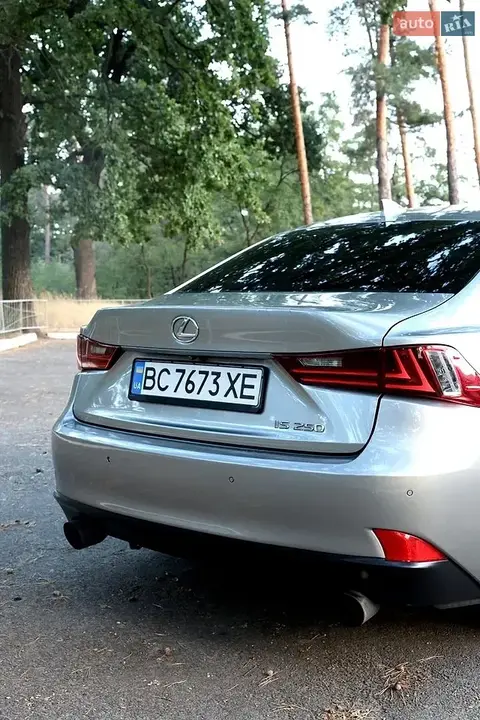 Lexus Is 2015 photo 4
