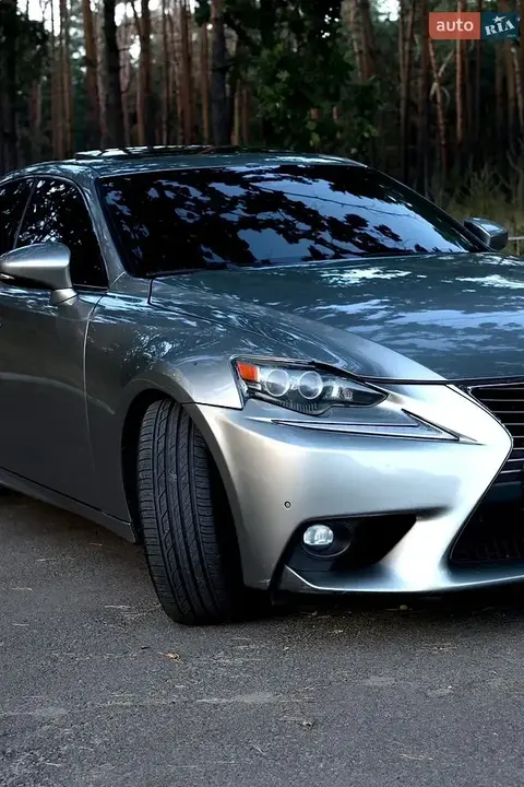 Lexus Is 2015 photo 3