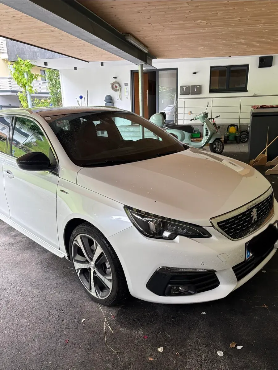 Peugeot 308 2018 photo 2