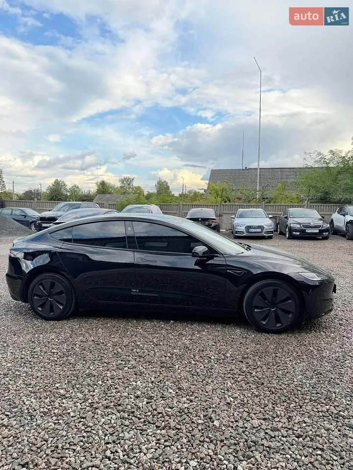Tesla Model 3 2024 photo 4