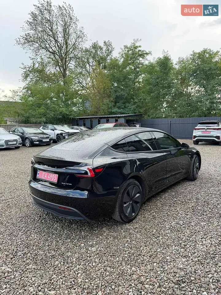 Tesla Model 3 2024 photo 3