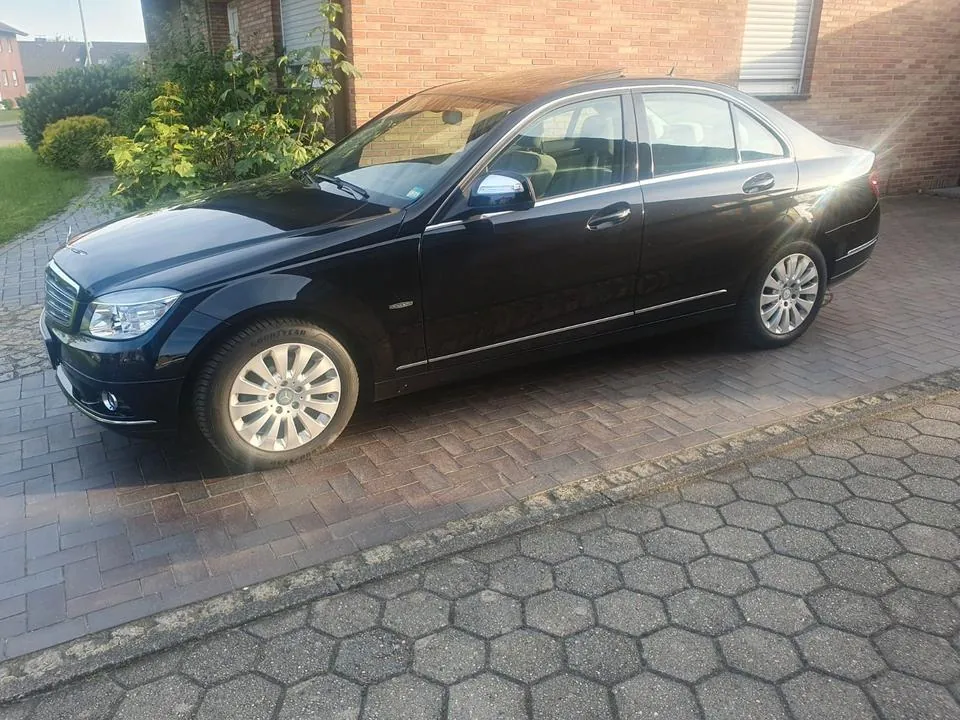 Mercedes-Benz 200