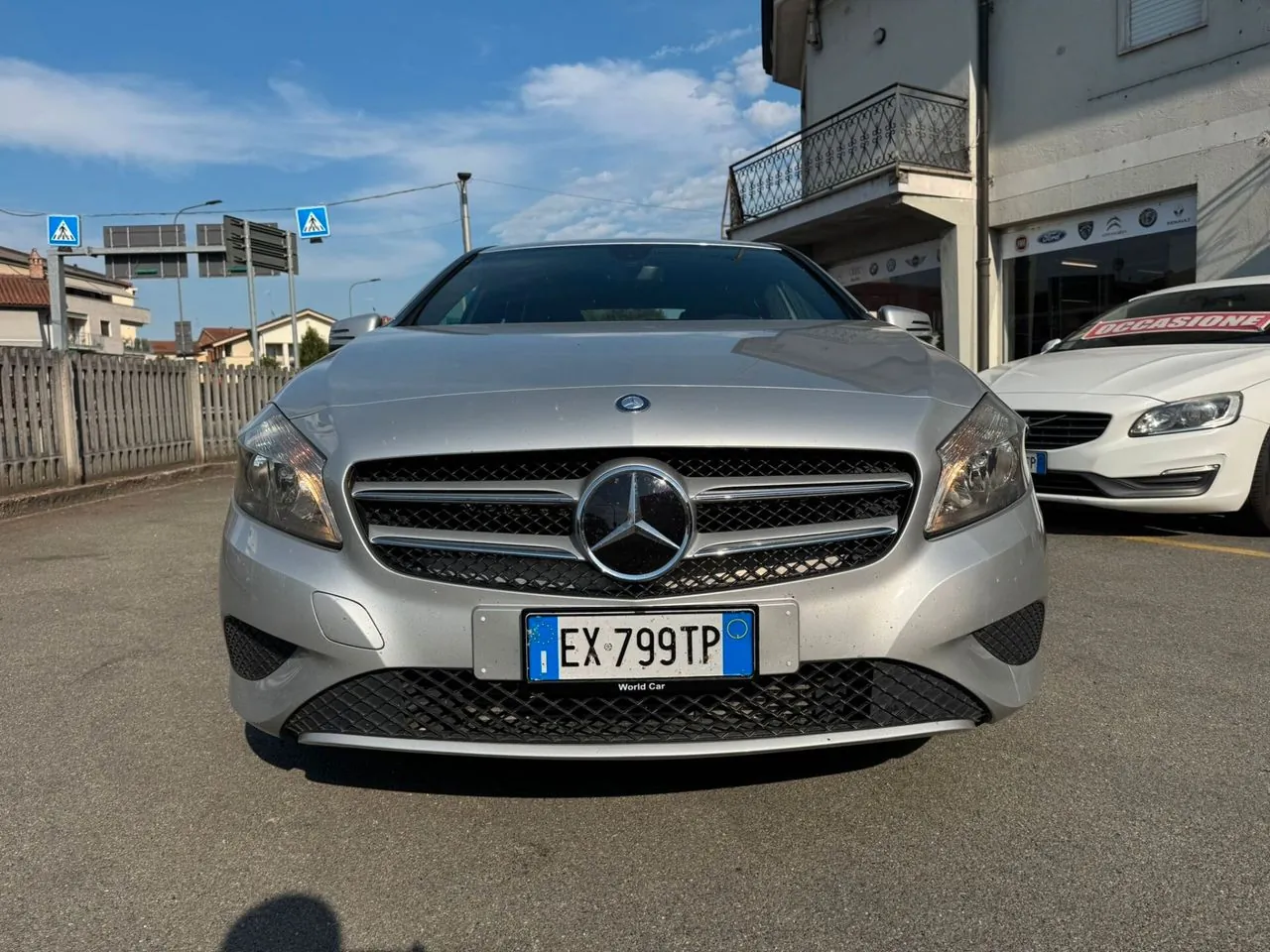Mercedes-Benz A180 2013 photo 2
