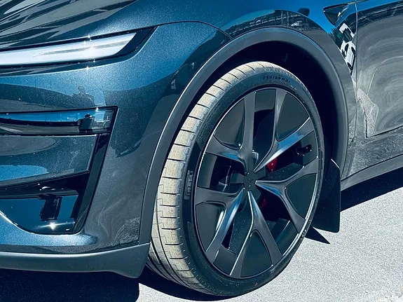Tesla Model Y 2026 photo 3