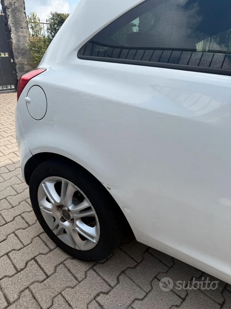 Opel Corsa 2010 photo 3