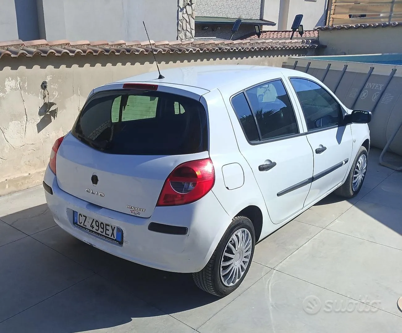Renault Clio 2006 photo 2
