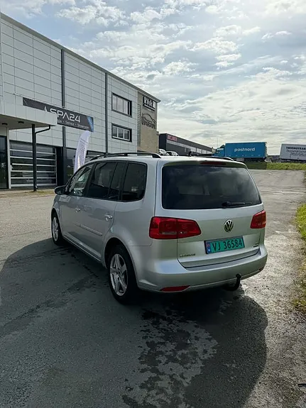 Volkswagen Touran 2014 photo 2