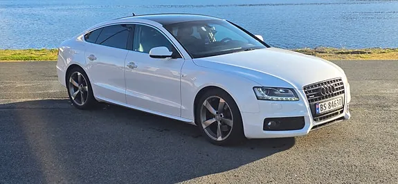 Audi A5 2011 photo 2